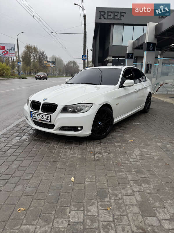 BMW 3 Series 2011