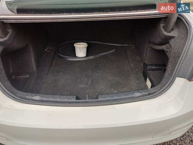 Седан BMW 3 Series 2018 в Одессе