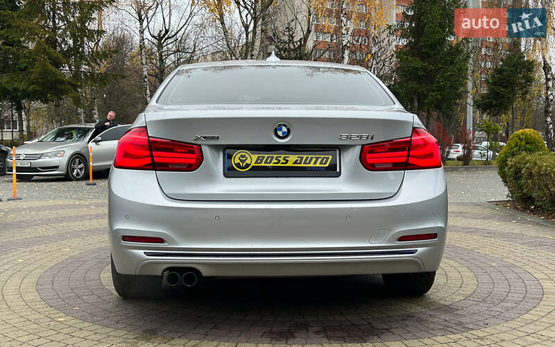 Седан BMW 3 Series 2015 в Львові