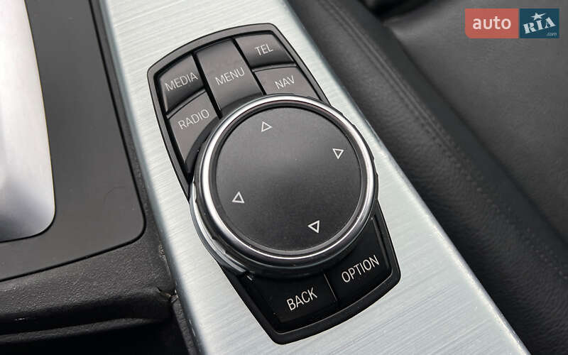 Седан BMW 3 Series 2015 в Львові