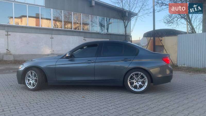 Седан BMW 3 Series 2015 в Львове