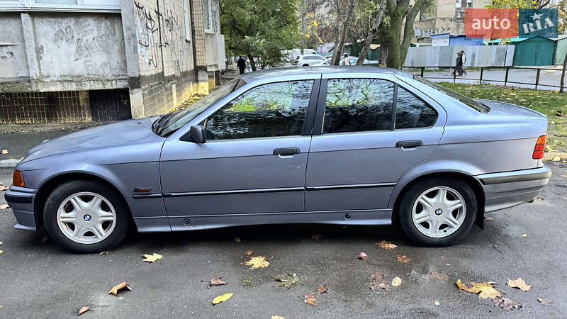 Седан BMW 3 Series 1994 в Одессе фото 3 Седан BMW 3 Series 1994 в Одессе