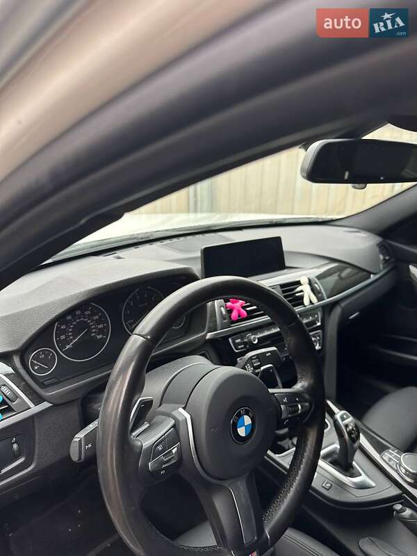 Седан BMW 3 Series 2017 в Гостомеле