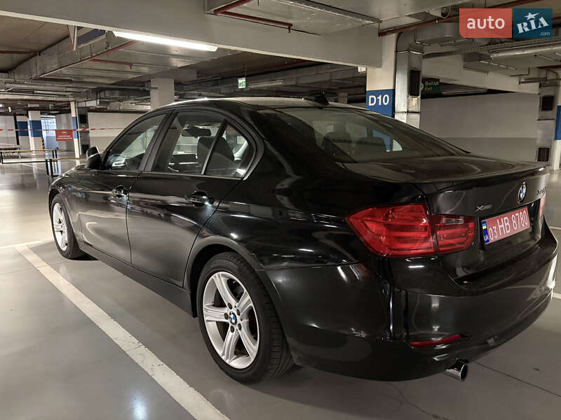 Седан BMW 3 Series 2014 в Львові
