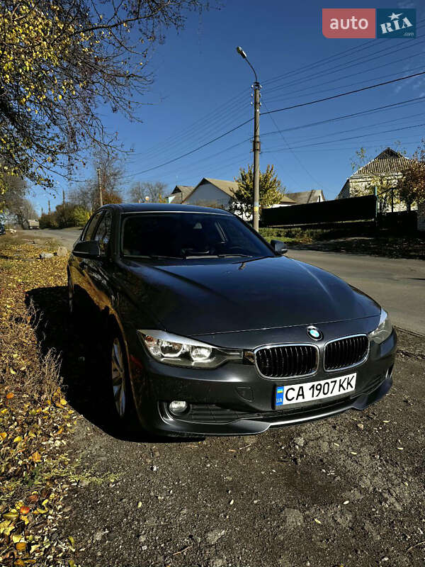 Седан BMW 3 Series 2014 в Умані