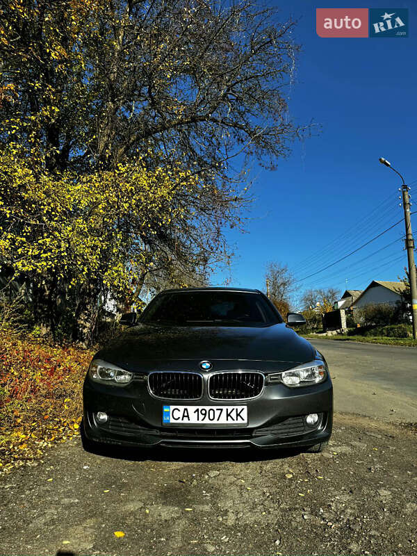 Седан BMW 3 Series 2014 в Умані