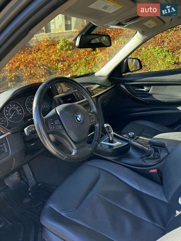 Седан BMW 3 Series 2014 в Умані