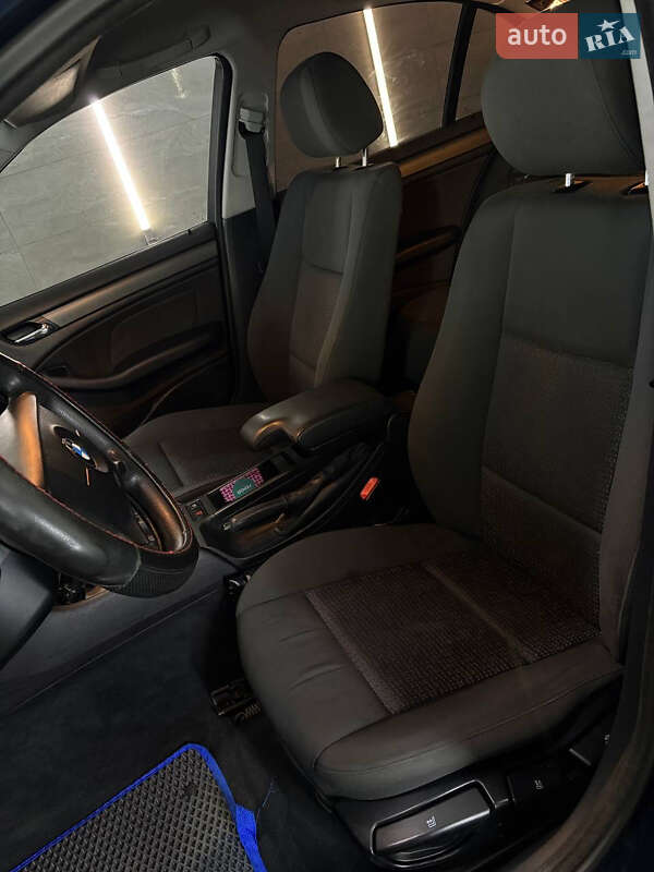 Седан BMW 3 Series 2004 в Києві