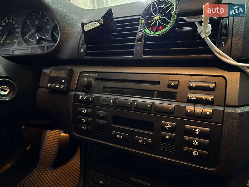 Седан BMW 3 Series 2004 в Києві