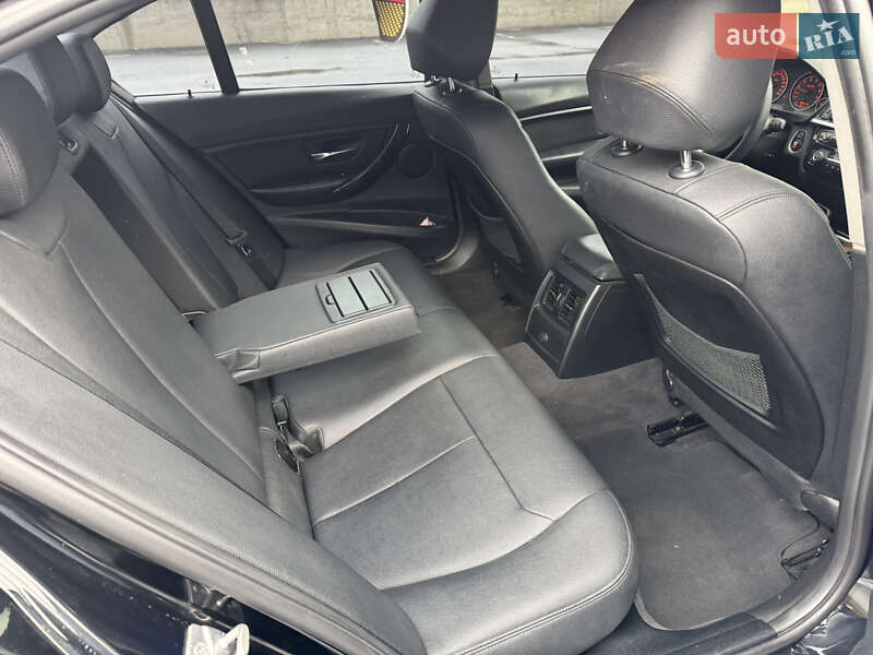 Седан BMW 3 Series 2014 в Виннице