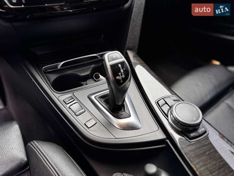 Седан BMW 3 Series 2016 в Ивано-Франковске