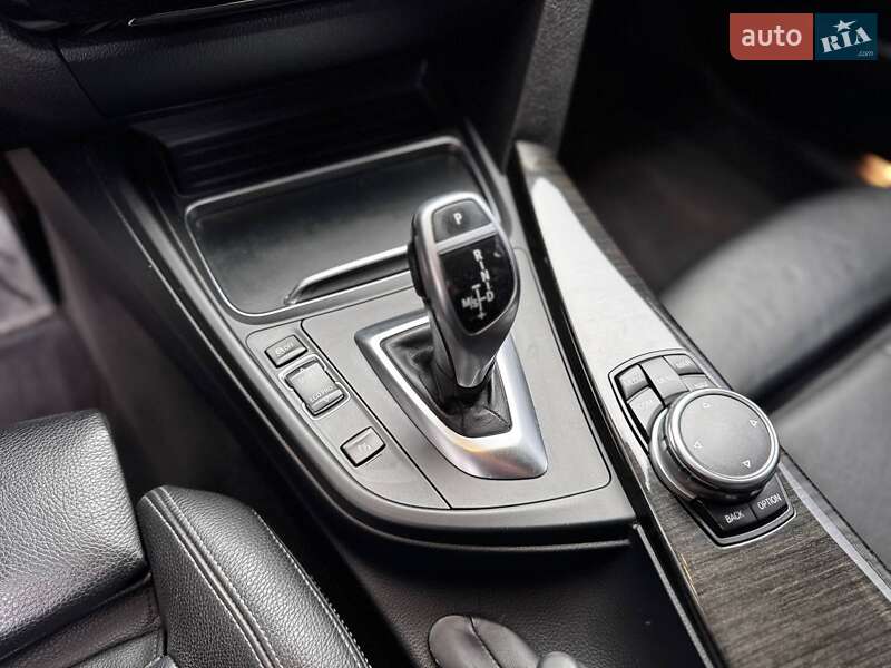 Седан BMW 3 Series 2016 в Ивано-Франковске