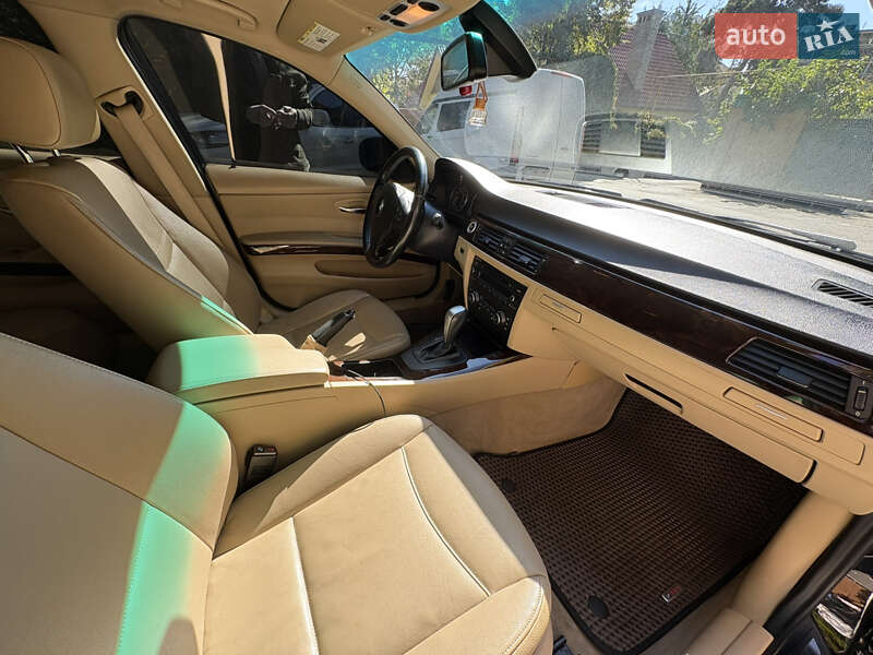 Седан BMW 3 Series 2011 в Николаеве