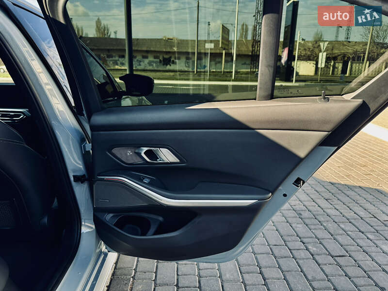 Седан BMW 3 Series 2023 в Одессе