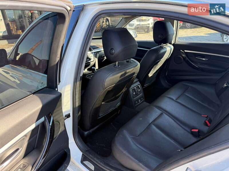 Седан BMW 3 Series 2016 в Львове