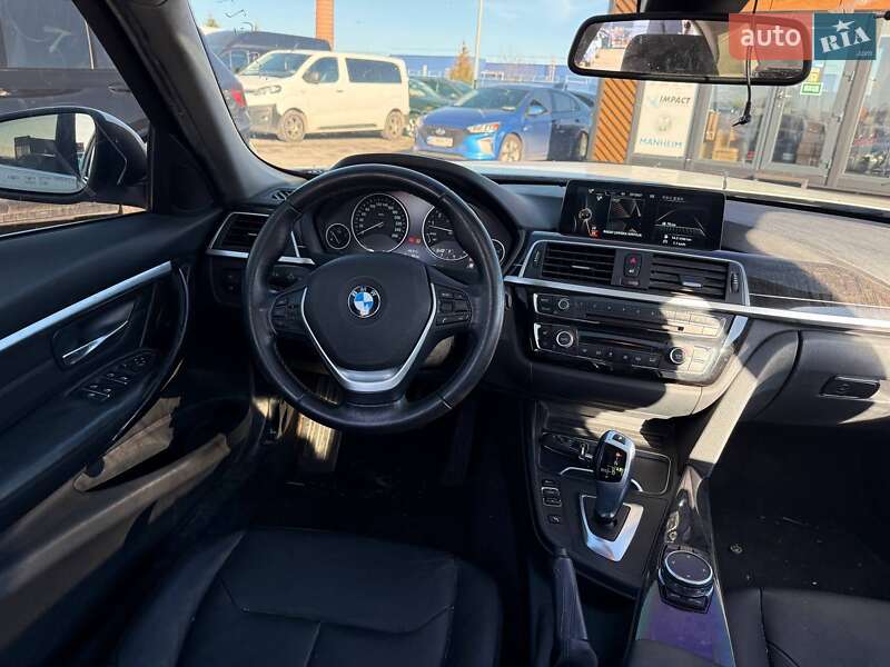 Седан BMW 3 Series 2016 в Львове