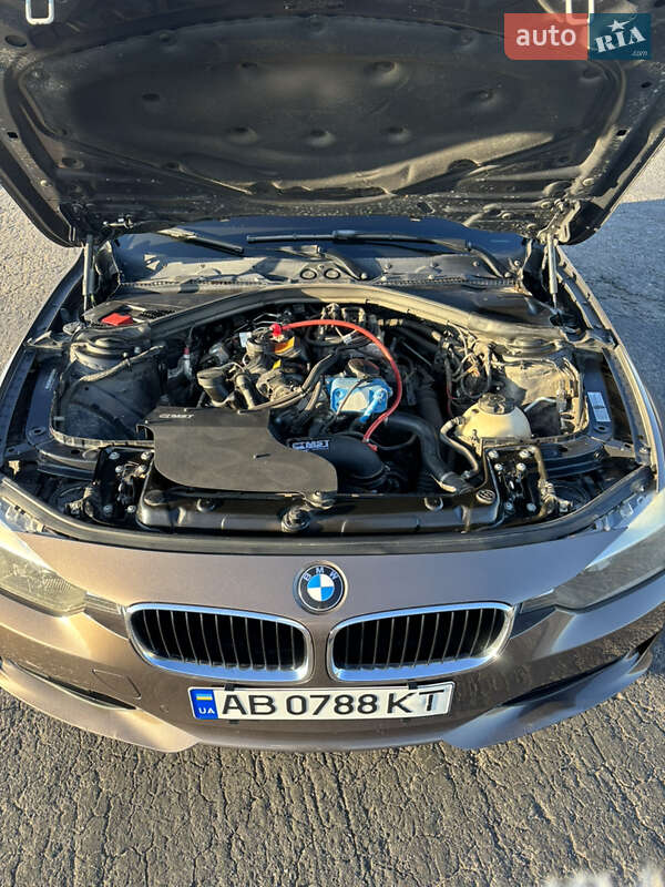 Седан BMW 3 Series 2013 в Баре