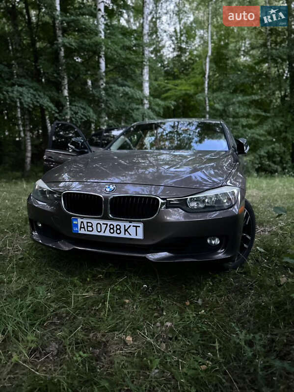 Седан BMW 3 Series 2013 в Баре