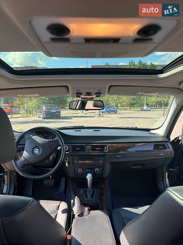Седан BMW 3 Series 2010 в Николаеве фото 11 Седан BMW 3 Series 2010 в Николаеве