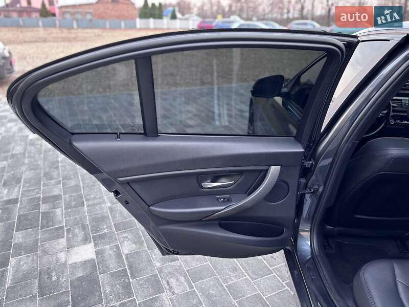 Седан BMW 3 Series 2016 в Коломые