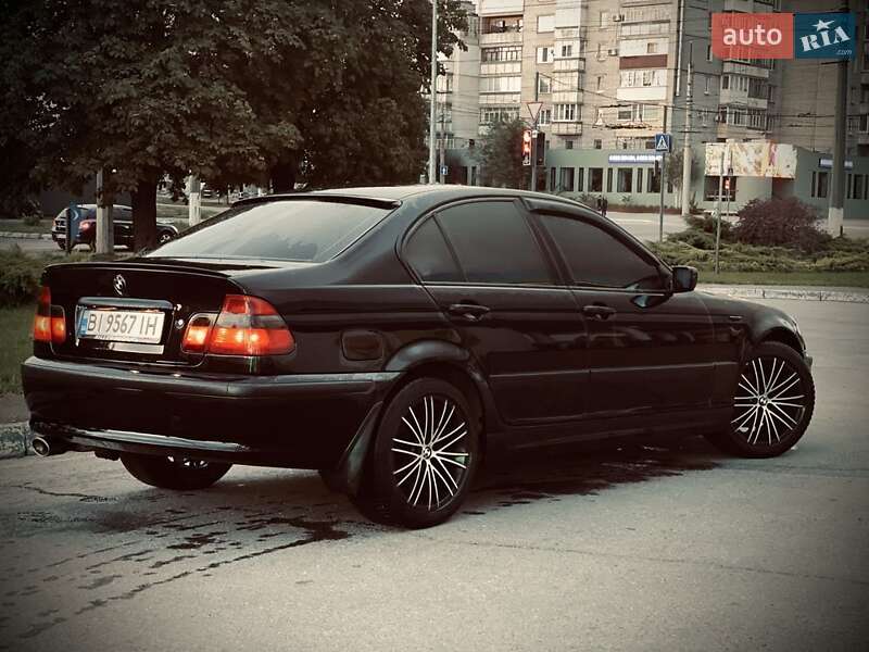 Седан BMW 3 Series 2004 в Кременчуге