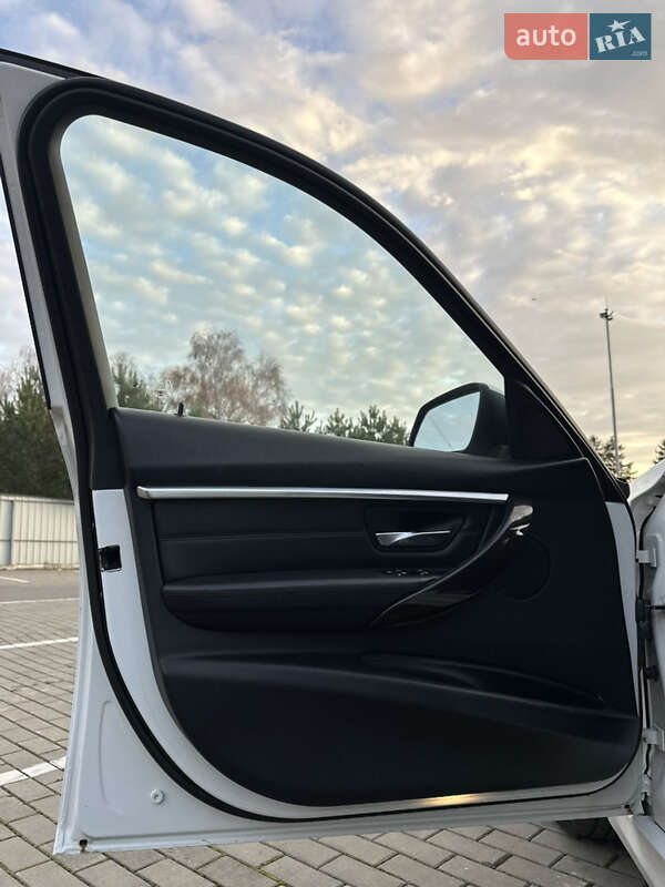 Седан BMW 3 Series 2016 в Луцке фото 20 Седан BMW 3 Series 2016 в Луцке