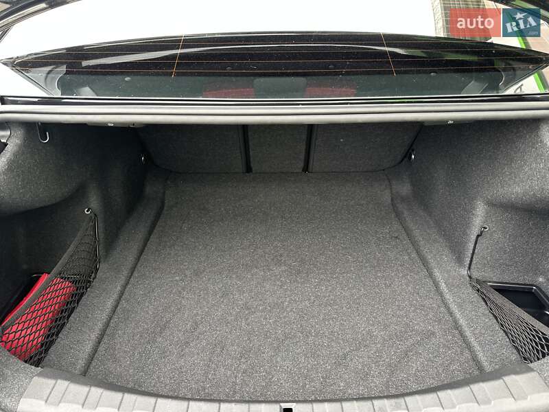 Седан BMW 3 Series 2022 в Киеве