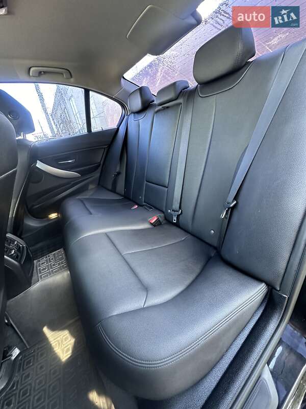 Седан BMW 3 Series 2015 в Сумах