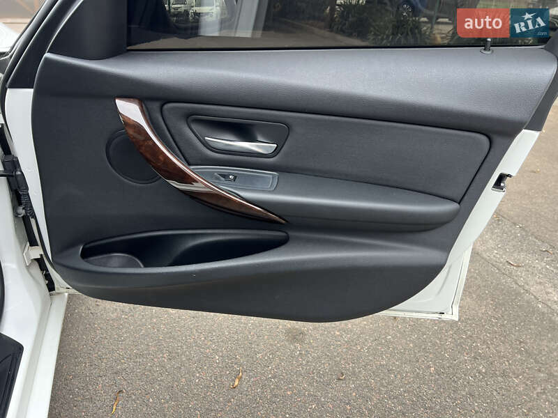 Седан BMW 3 Series 2013 в Одессе