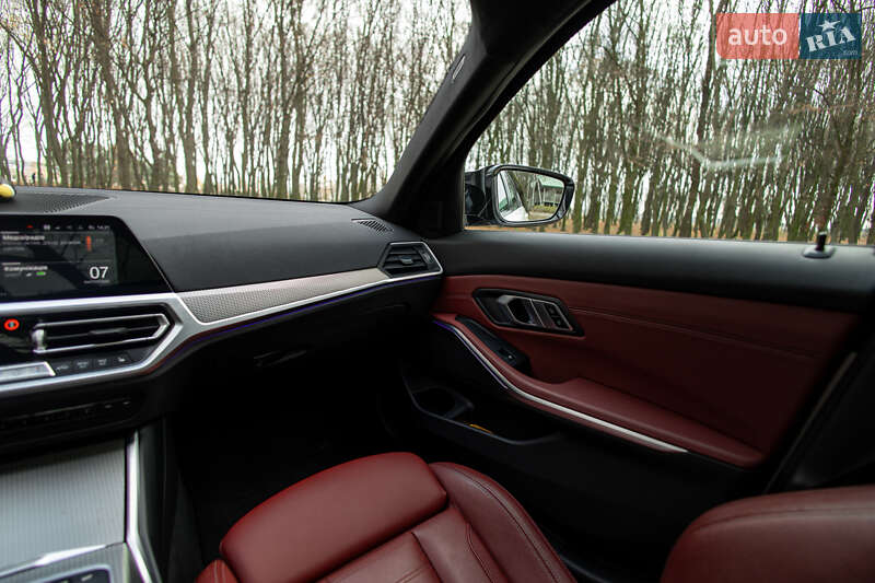 Седан BMW 3 Series 2022 в Львове
