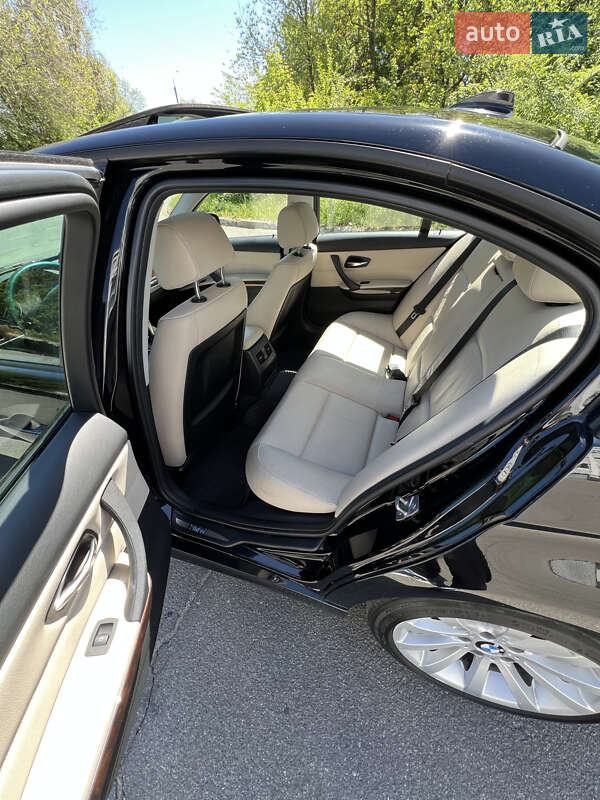 Седан BMW 3 Series 2011 в Днепре