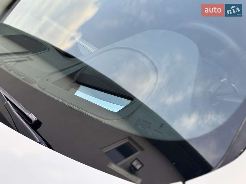 Седан BMW 3 Series 2012 в Сарнах