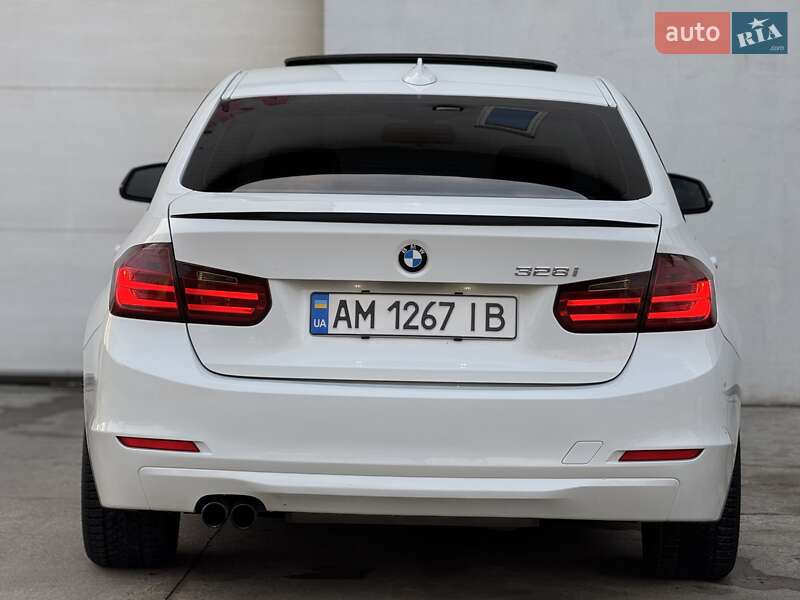 Седан BMW 3 Series 2012 в Сарнах