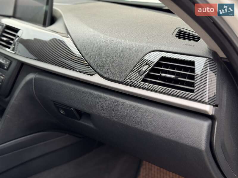 Седан BMW 3 Series 2012 в Сарнах