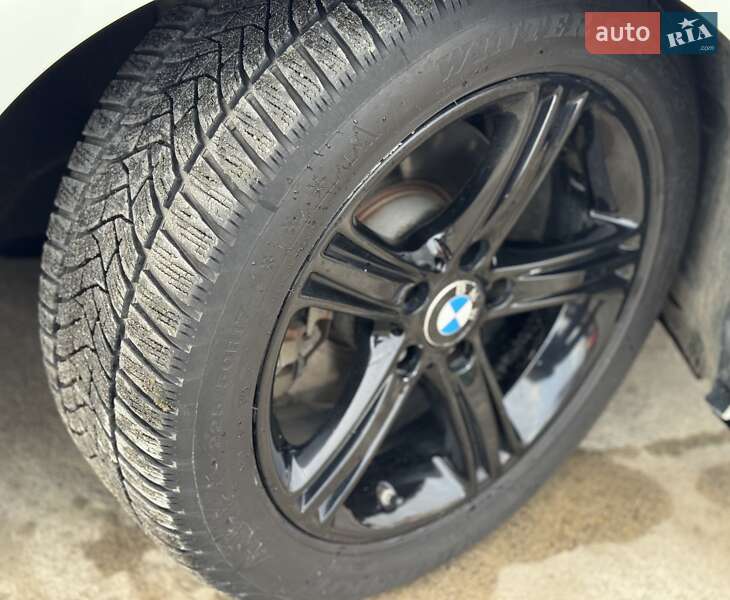 Седан BMW 3 Series 2012 в Сарнах