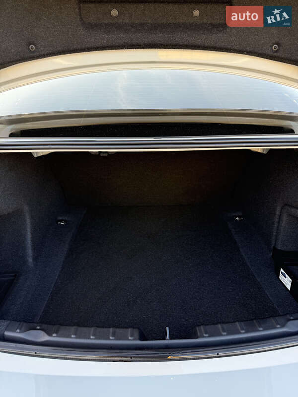 Седан BMW 3 Series 2014 в Полтаве