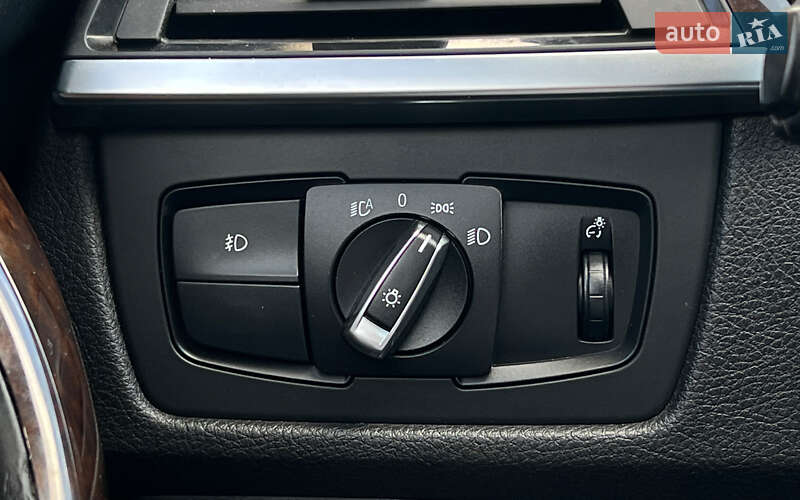 Седан BMW 3 Series 2014 в Львове