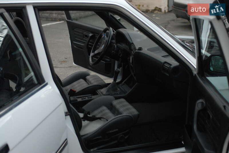 Седан BMW 3 Series 1987 в Киеве фото 2 Седан BMW 3 Series 1987 в Киеве