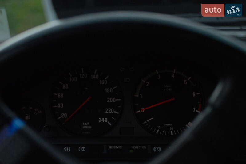 Седан BMW 3 Series 1987 в Киеве фото 23 Седан BMW 3 Series 1987 в Киеве