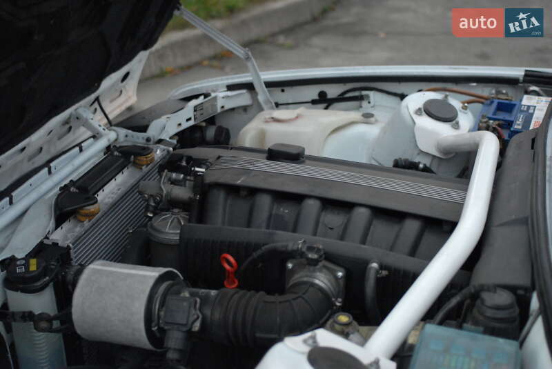 Седан BMW 3 Series 1987 в Киеве фото 3 Седан BMW 3 Series 1987 в Киеве