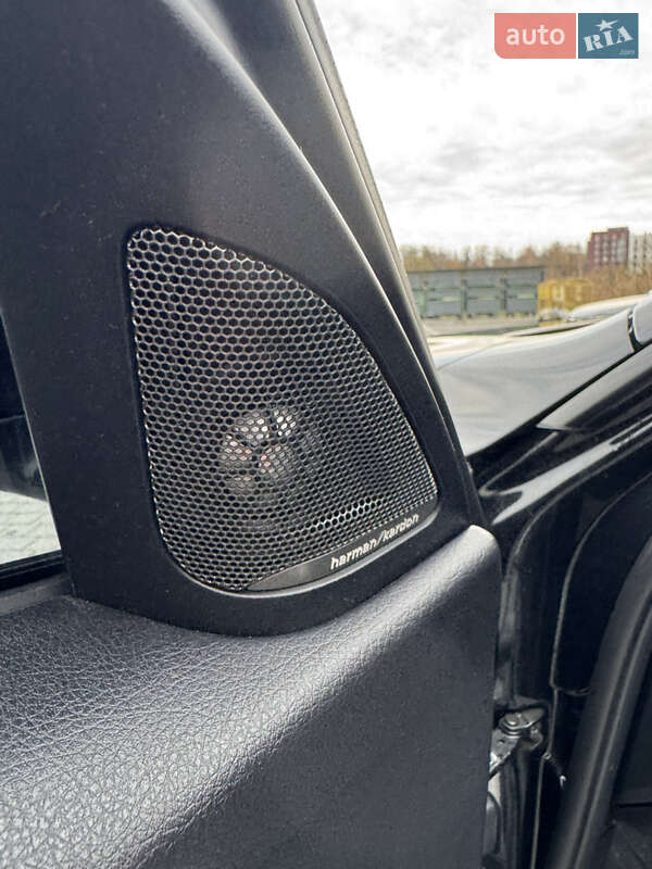 Седан BMW 3 Series 2012 в Львове