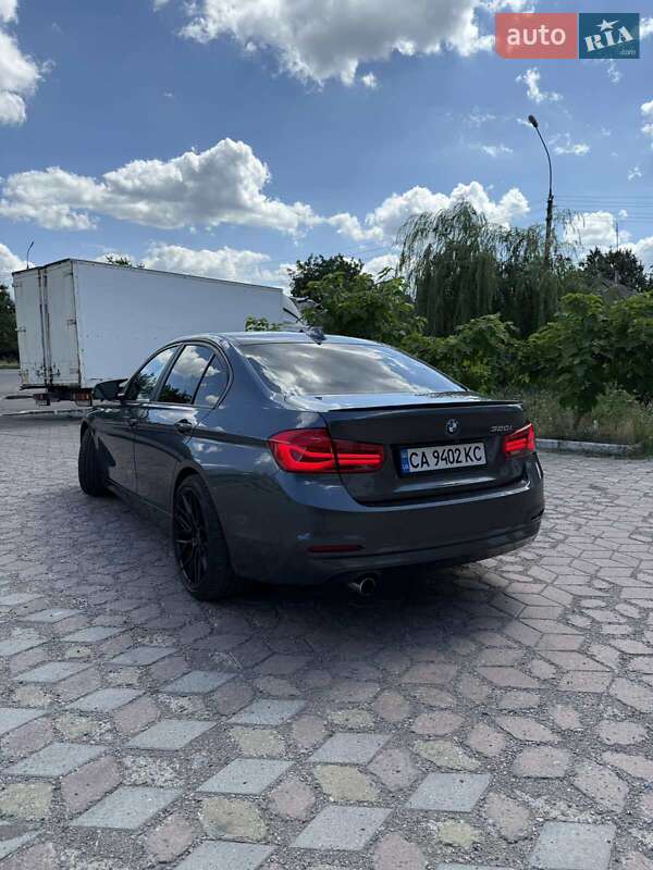 Седан BMW 3 Series 2017 в Черкасах