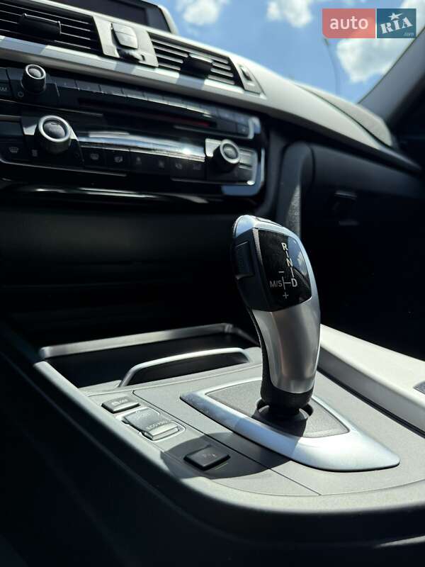 Седан BMW 3 Series 2017 в Черкасах