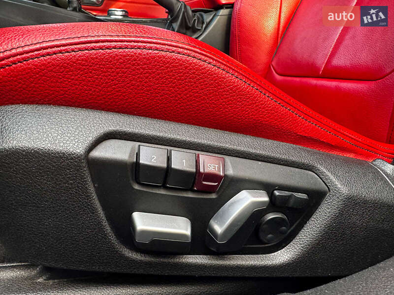 Седан BMW 3 Series 2016 в Киеве