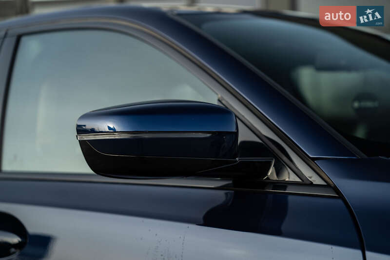 Седан BMW 3 Series 2019 в Черновцах