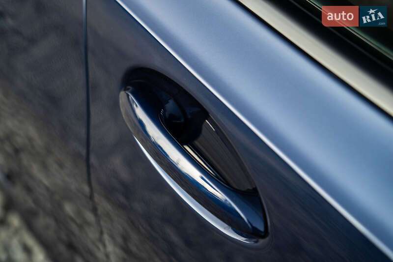 Седан BMW 3 Series 2019 в Черновцах