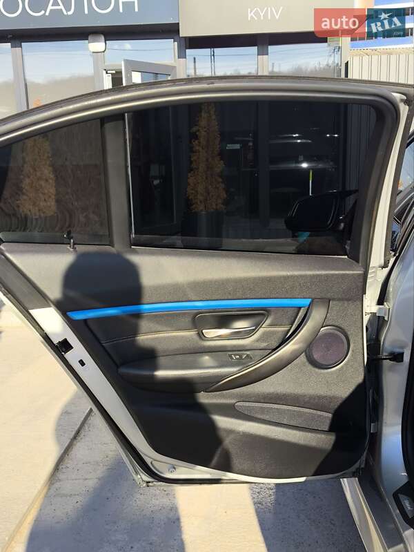 Седан BMW 3 Series 2015 в Киеве