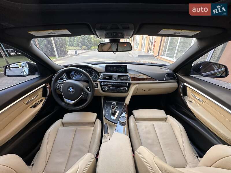 Седан BMW 3 Series 2017 в Киеве