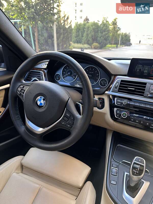Седан BMW 3 Series 2017 в Киеве