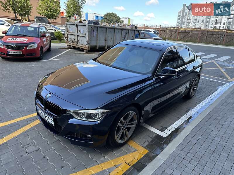 Седан BMW 3 Series 2017 в Киеве